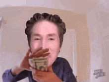 tenor.gif
