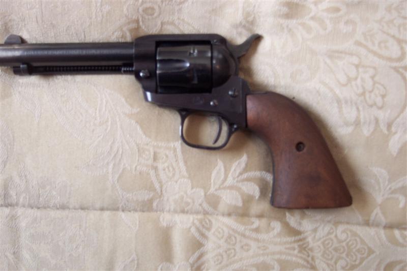 22_revolver.jpg