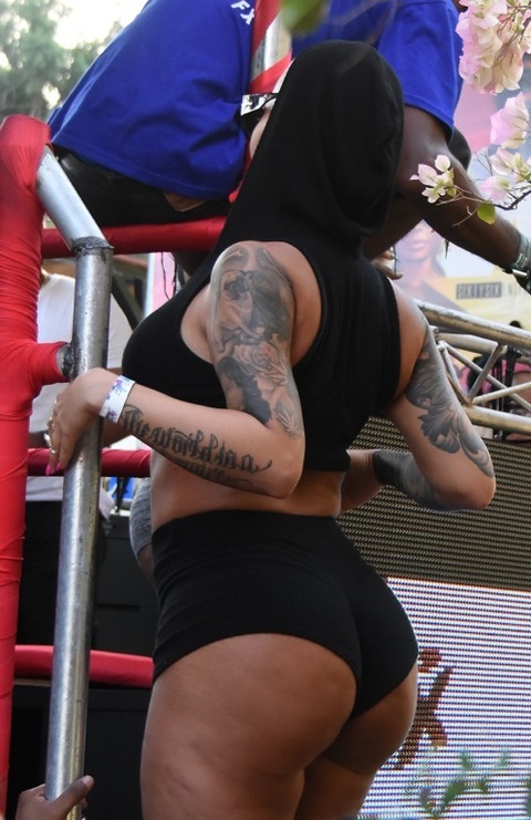 blac-chyna-amber-rose-carnival-mardi-gras-photos-2-02-480w.jpg