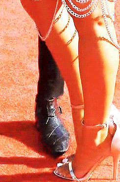 tumblr_nau4wjfG871t1rvzco3_250.gif