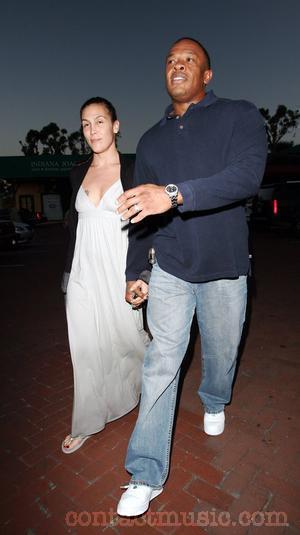 black-and-white-dr-dre-and-wife.jpg