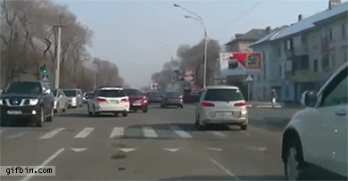 1419936483_hitandrun.gif