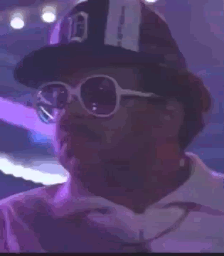 daxgdtuzb5i2.gif