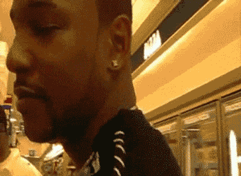 0xpzoa79s8jd.gif