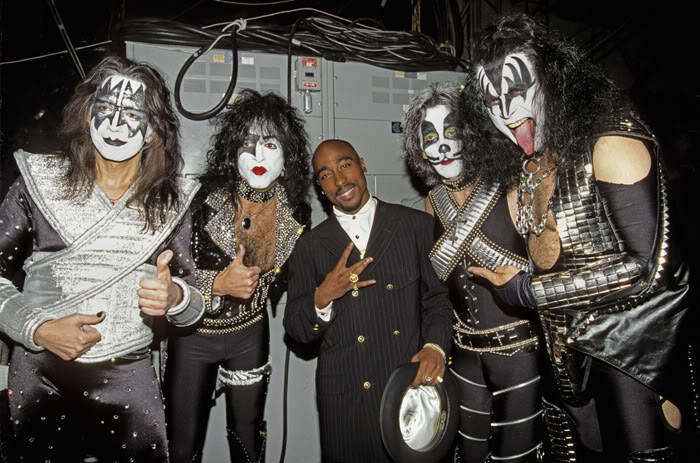 700full-tupac-shakur.jpg