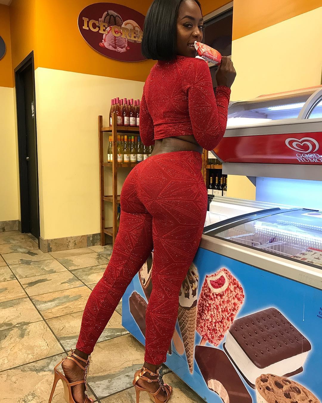 00h4byzz305w.jpg