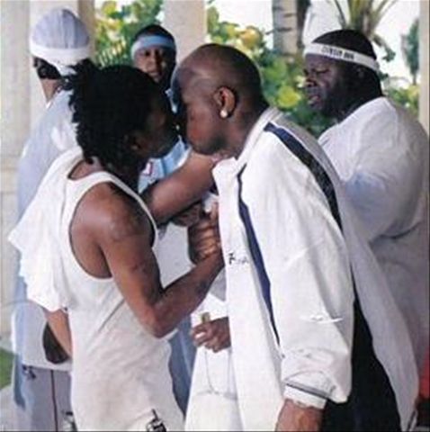 lil_wayne_kiss_baby_the_birdman.jpg