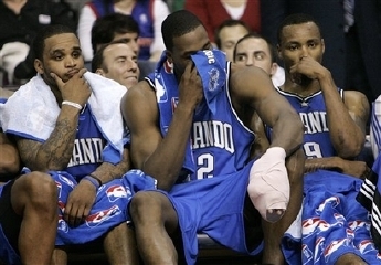 20080504BenchSulkPistons_PaulSancyaAP.jpg
