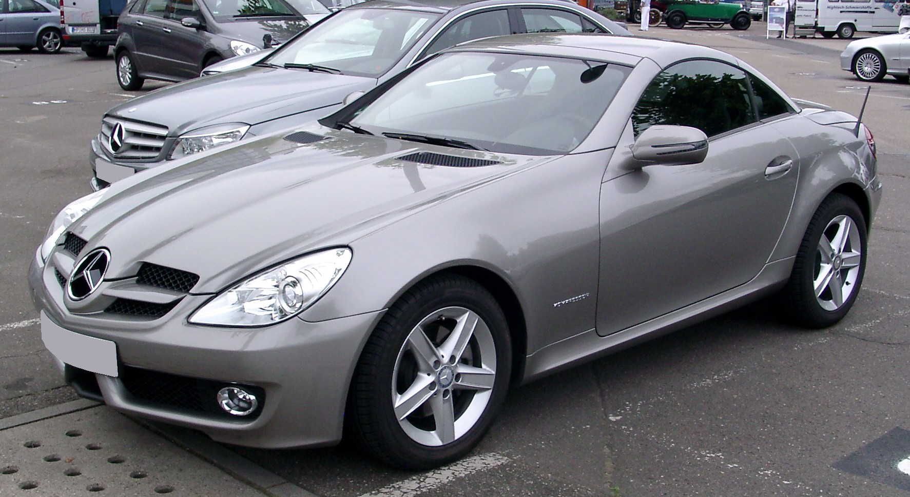 Mercedes-Benz_R171_front_20080801.jpg