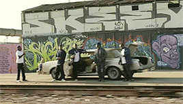 tumblr_njhqzaJG7U1r5rk9to4_r2_400.gif