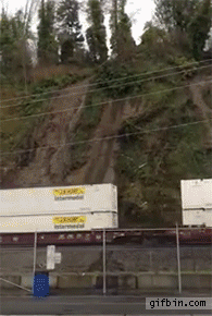 1419526150_landslide_derails_train.gif