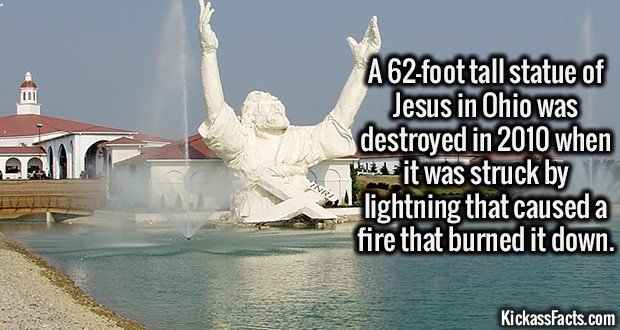 2208-62-foot-tall-Jesus-Statue.jpg