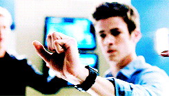 tumblr_nxaummUUH01uvcgjlo5_r1_250.gif