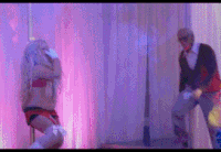yx7uiqwxp0j9.gif