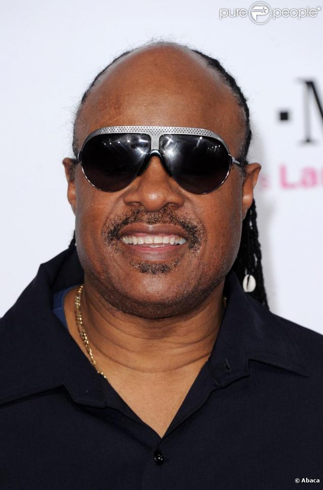 585139-stevie-wonder-637x0-2.jpg