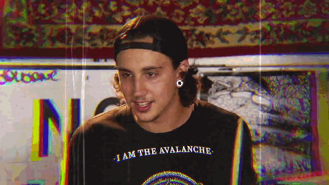 gx08jjwormcz.gif