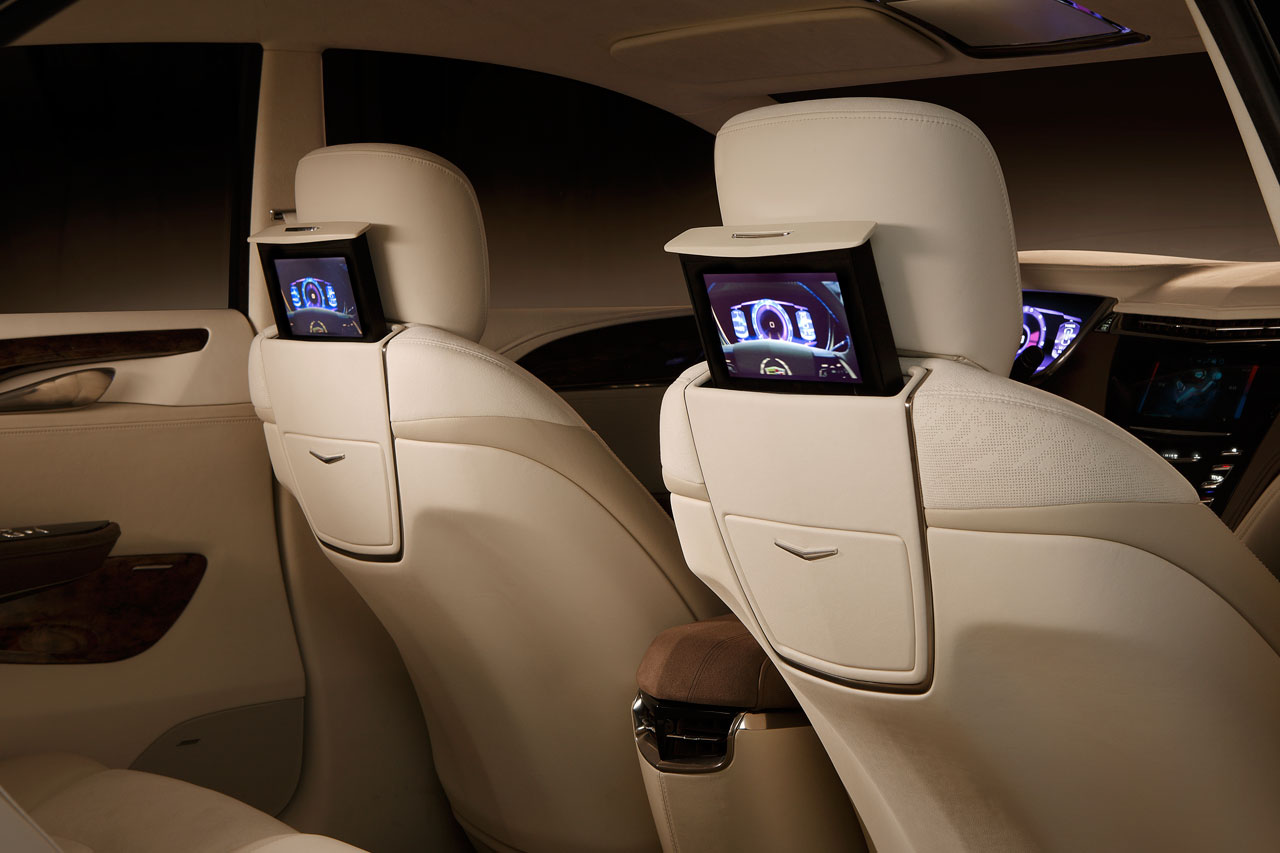 2010_Cadillac_XTS_Platinum_Concept_Interior_04.jpg