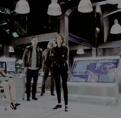 tumblr_nyqe0jcKWV1qfxruio3_250.gif