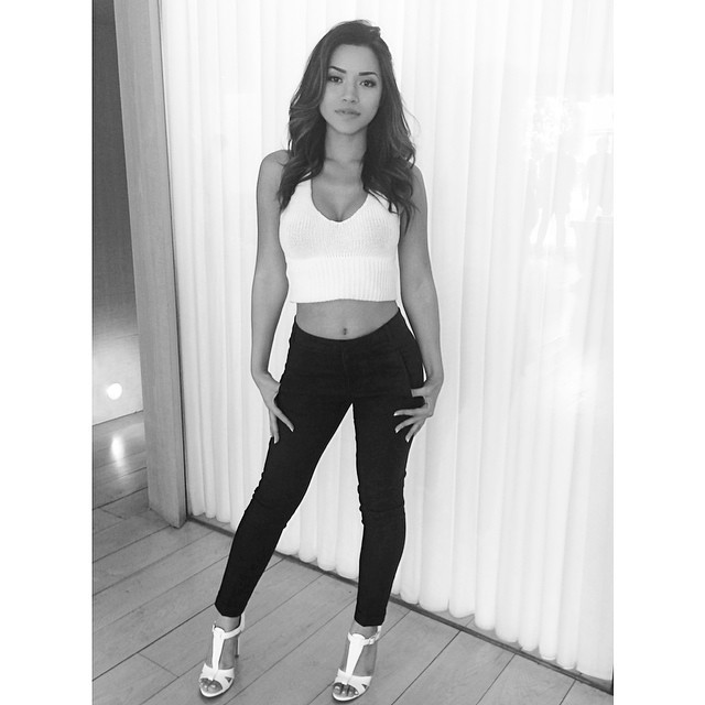 Julia-Kelly-Feet-1326876.jpg
