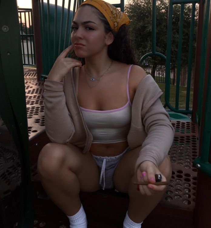 lv05iq7krxf0.jpg