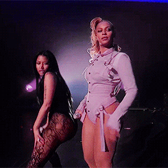tumblr_nwjvjrcdvs1qi23pgo4_250.gif