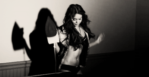 tumblr_lmwi7zxPBQ1qaf1qs.gif