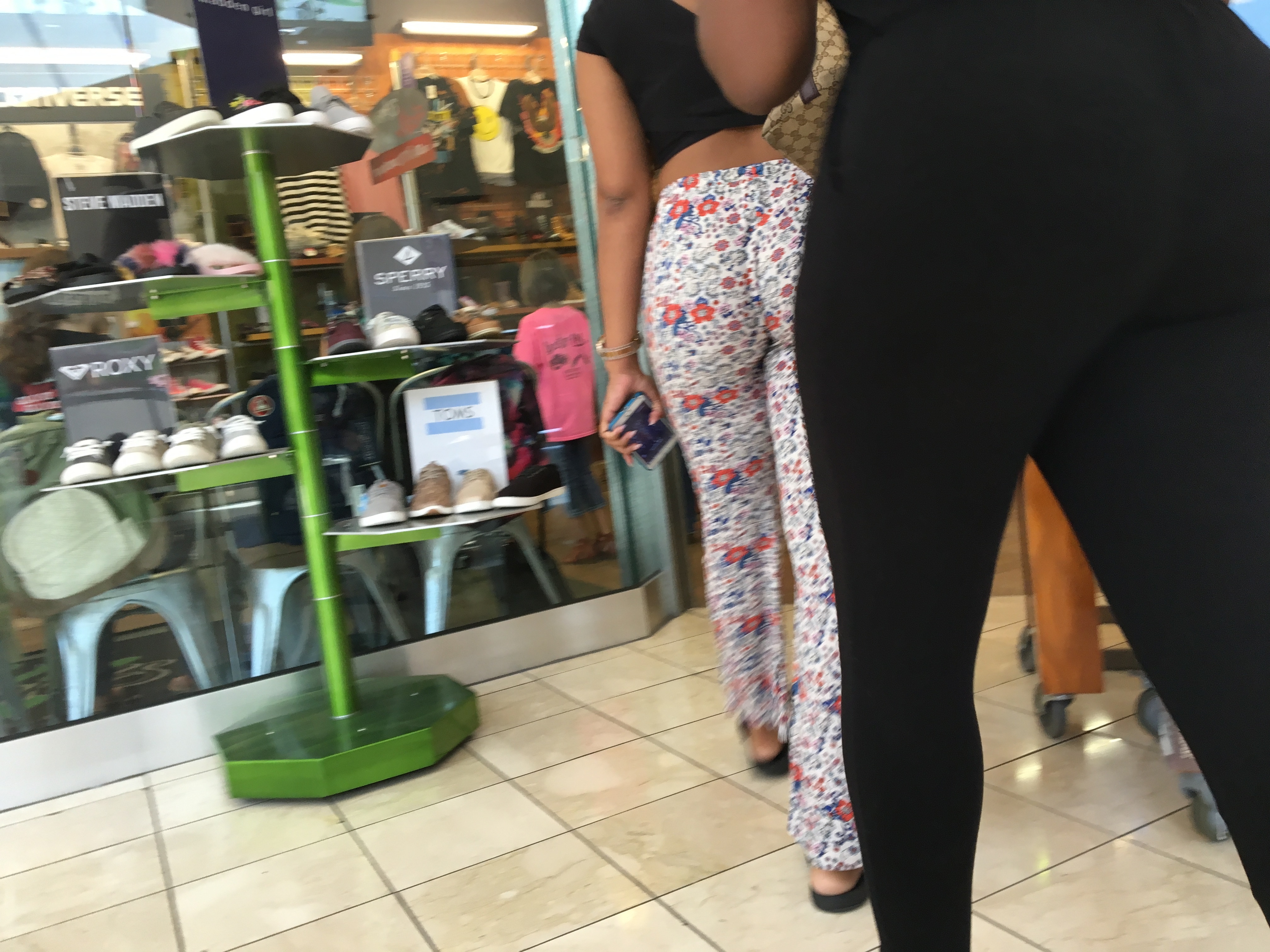 x69sndh477l7.jpg