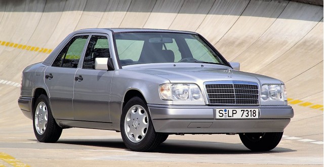 mercedes-benz-w124-300e-sedan_100310209_m.jpg