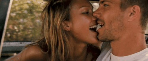 038n7v7nhyzw.gif