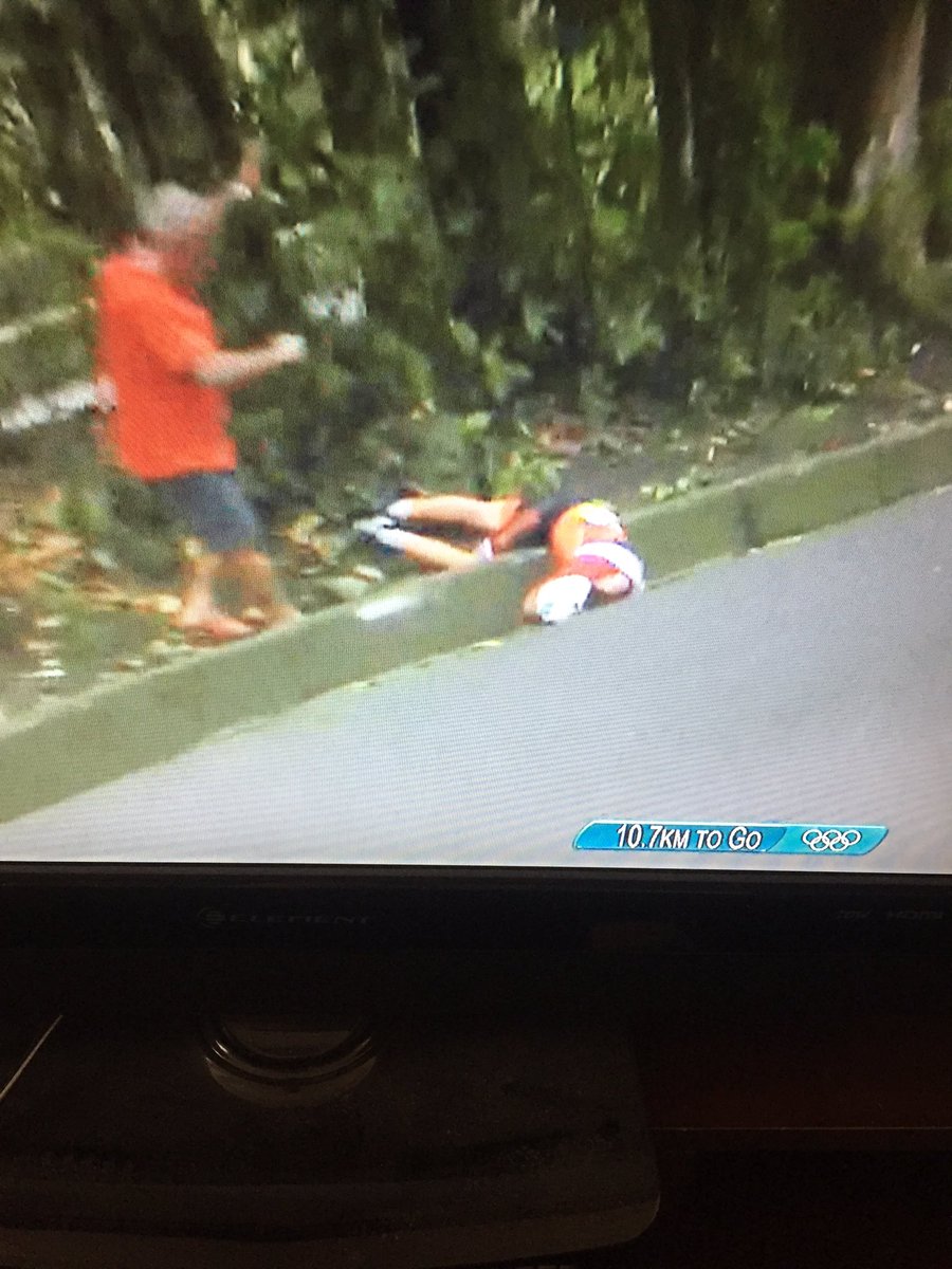 CpR0StvXEAA1snS.jpg