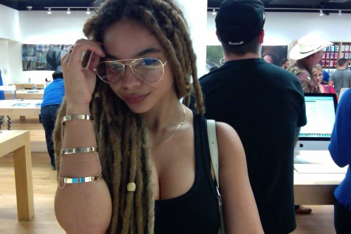 tumblr_nb7byose1n1qh8g8ko1_500.jpg