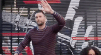 b6lxfllafn55.gif