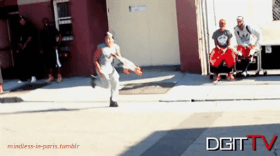 skw6uxxzsy42.gif