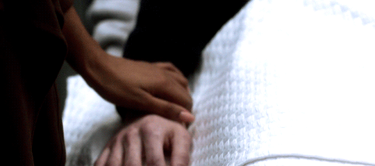 tumblr_omh5r7fj1E1uwyauro2_540.gif