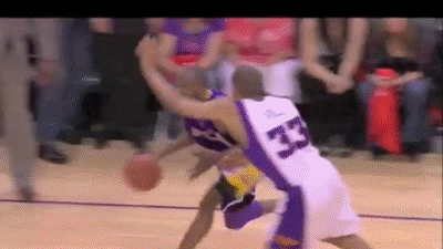 kobe_bryant_s_tump_tap_on_alvin_gentry.gif