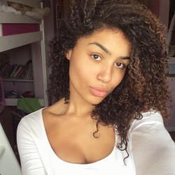 tumblr_nor3shaoDy1tstno2o1_250.jpg