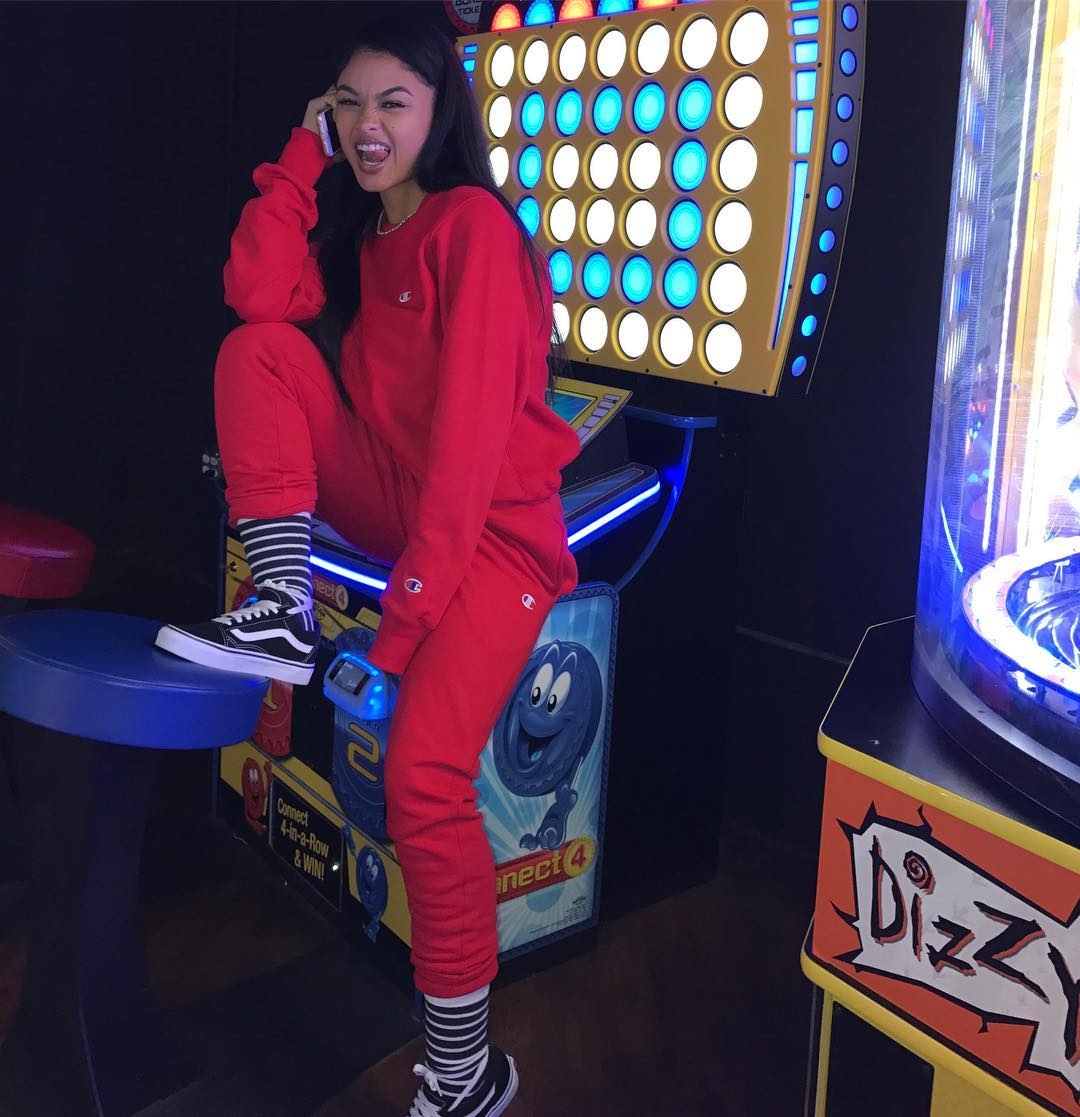 83du3xhd31d8.jpg