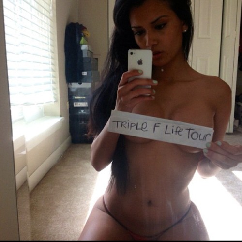 tumblr_mbk4khvzvh1rdvd26o1_500.jpg