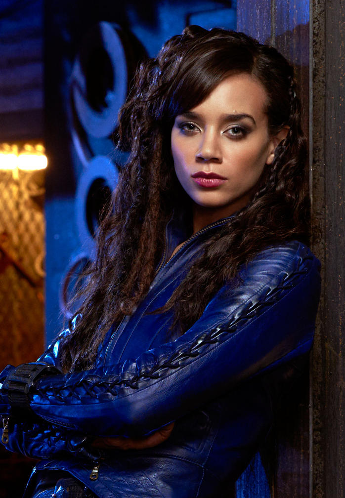 syfy-killjoys-cast-hannah-john-kamen.jpg