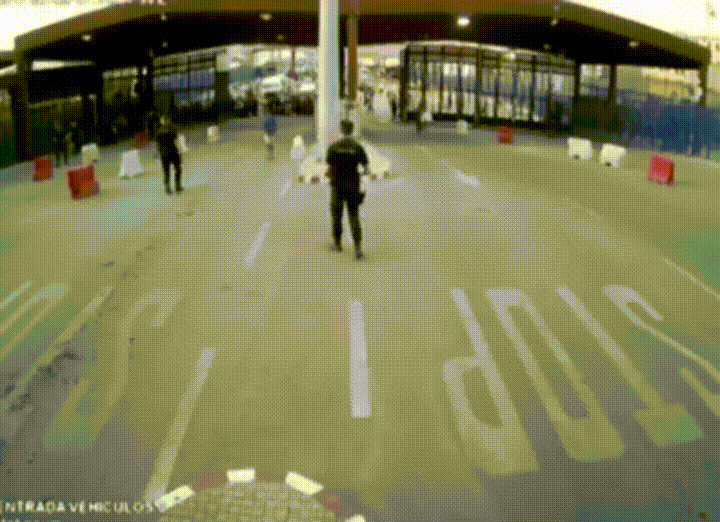 qdbw10nyv7ky.gif