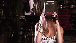 tumblr_mdy77agDc01rn42pao3_250.gif