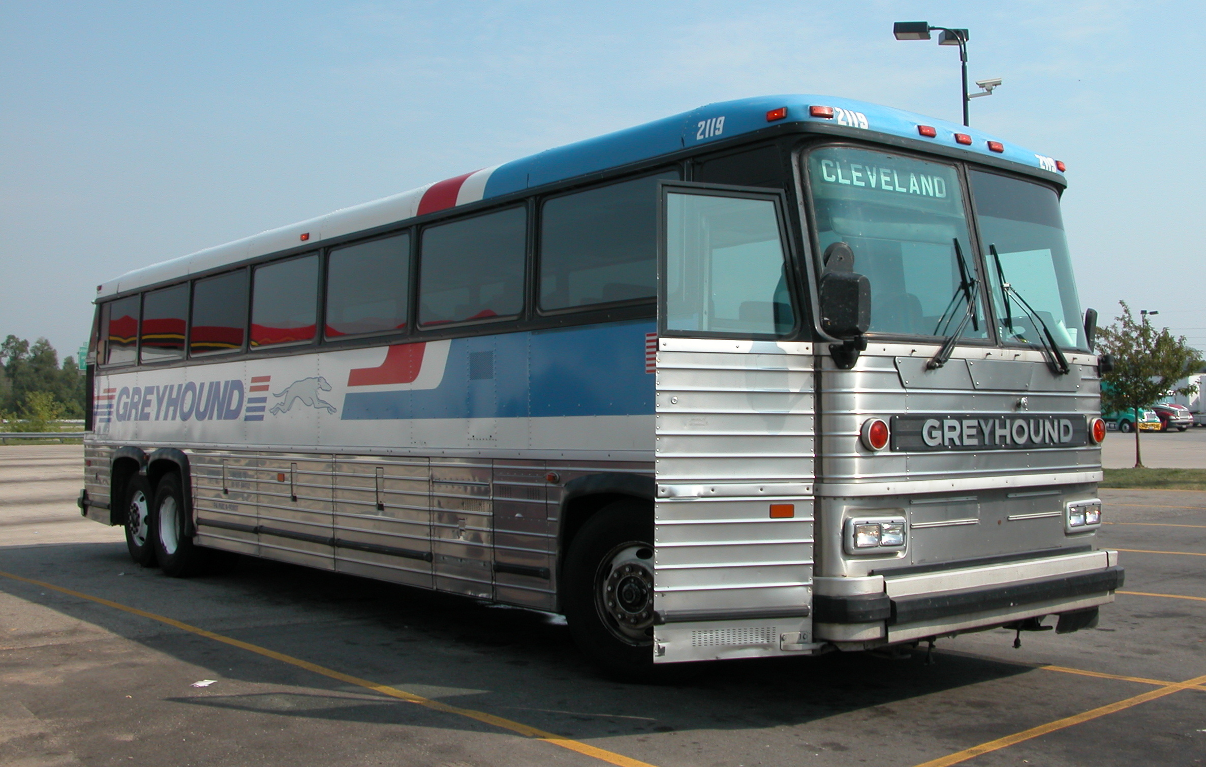 2003-08-25_Greyhound_bus.jpg