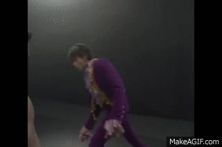 YG5nUA.gif