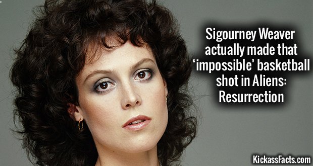 953-Sigourney-Weaver-Aliens-Basketball-Shot.jpg