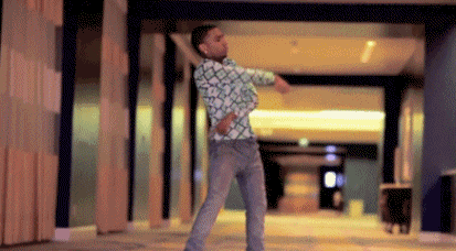 tumblr_m8ahy4Kl3G1rcxcguo1_r2_500.gif