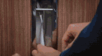 vpgrq6zdshzt.gif