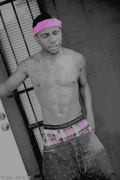 tumblr_m1vxiuiw1m1r03eaxo1_r3_400.gif