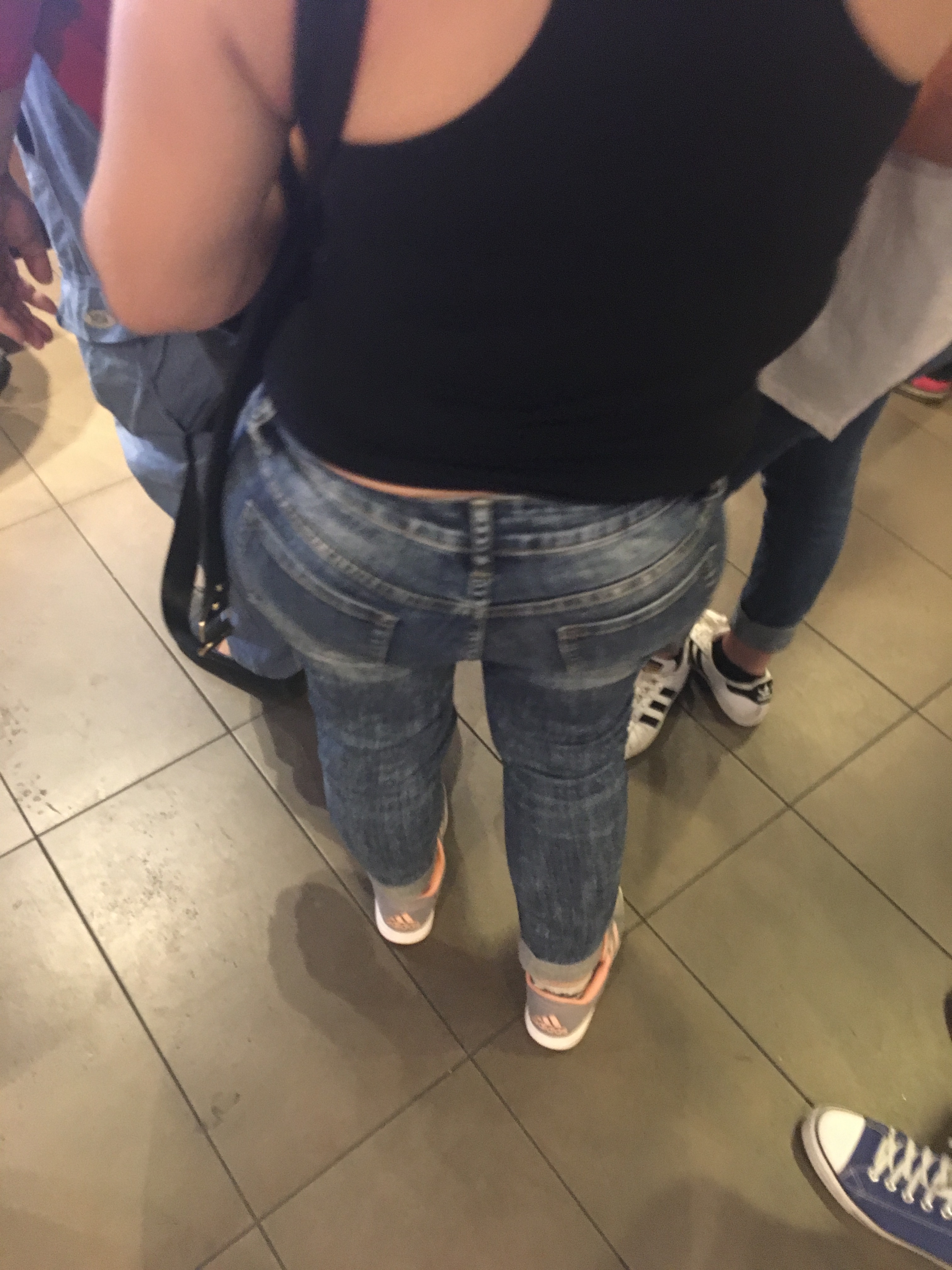 i7589qccmfgq.jpg
