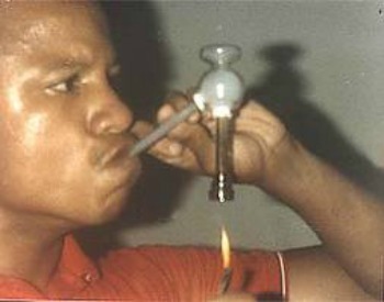 1375809750_black-man-smoking-crack2.jpg