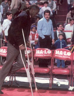 1985-1986_season_broken_ankle.jpg